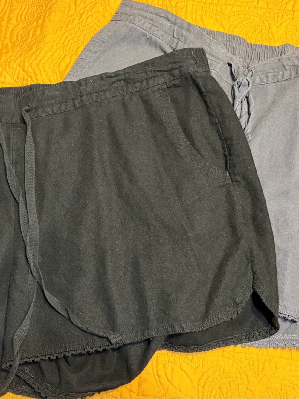 2 - Caslon Linen Like Drawstring Shorts a Black and Grey